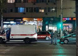 В Волгограде на Краснознаменской сбили электросамокатчика