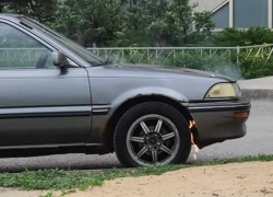 На видео попала загоревшаяся Toyota Corolla в Волгограде