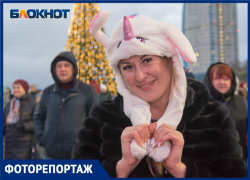 Расстроенные отменой светодиодного шоу волгоградцы растопили лед танцами