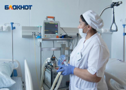 Женщина в реанимации, мужчину прооперировали: состояние семи пострадавших в ДТП на "танцующем" мосту