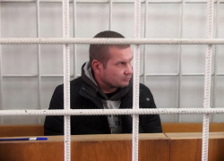 Обезглавивший жену и мать волгоградец заключен под стражу до 31 декабря
