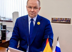 Председатель волгоградских «справедливороссов» Дмитрий Калашников празднует день рождения