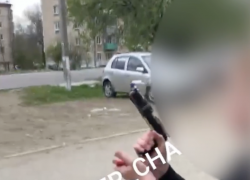 Подросток выстрелил из самодела на тротуаре в Волгограде