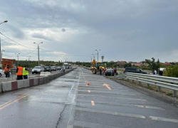 Резкий "Крузак" довел до беды машину с ребенком в Волгограде