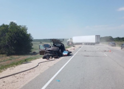 Водитель погиб в разорванном Renault  под Волгоградом