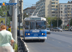 90-летняя волгоградка отсудила у «Метроэлектротранс» компенсацию за падение в троллейбусе