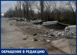 Ограды с кирпичными опорами снесли с помощью "Нивы" у ДК тракторного завода: волгоградцы сняли видео