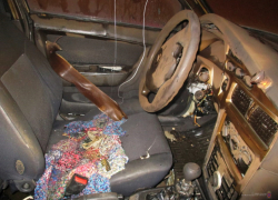 Волгоградец с маленькой зарплатой из зависти поджег машину успешного коллеги