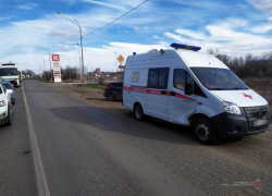 Ford протаранил скорую помощь в Волгограде: в больницу доставили фельдшера