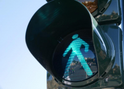 В Волгограде сбили пешехода, переходящего дорогу на зеленый