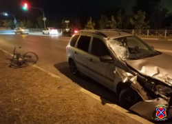 Lada снесла 21-летнего велосипедиста под Волгоградом: парень умер