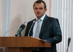 Осужденный за мошенничество экс-чиновник мэрии Волгограда получает из бюджета зарплату 145 тысяч рублей