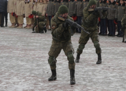 Разведчики устроили стрельбу возле музея-панорамы в Волгограде