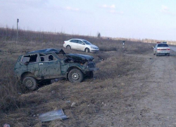 "Нива" перевернулась на дороге в Волгоградской области: погибла женщина