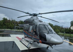 В Волжском экстренно сел вертолёт с мужчиной с пробитой головой