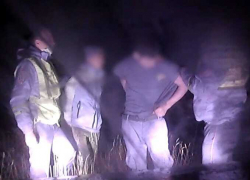 Под Волгоградом полицейская погоня со стрельбой за школьником на иномарке попала на видео