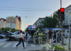 Жуткая авария произошла в центре Волгограда