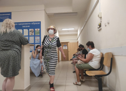 В поликлинике №3 Волгограда перестали принимать анализы