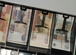 Жители Волгограда проели и пропили 140 миллиардов рублей