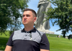 Депутат гордумы Волгограда в День памяти и скорби призвал к массовым убийствам