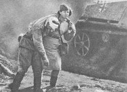 «Работали, когда вокруг рвались мины»: медсестра о реках крови и круглосуточных операциях в Сталинградскую битвы