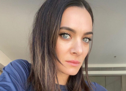 Покинувшей Россию Елене Исинбаевой заблокировали счета за долги