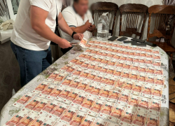 Хитрый волгоградец украл у бабушки миллион из копилки 