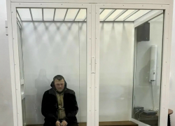 Расстрелявшего из ревности в подъезде соперника под Волгоградом отправили в СИЗО