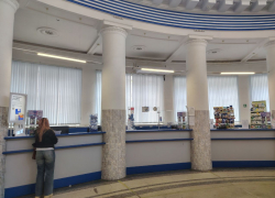 Предложили ночевать в отделении: жесткий скандал на волгоградском главпочтамте попал на видео