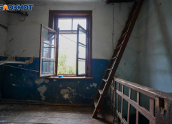 Ребенок выпал из окна 5-го этажа в Волгограде