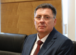 Детский омбудсмен Евгений Ковшиков досрочно покидает пост