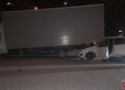 Водитель иномарки под Волгоградом скончался в шок-ДТП с грузовиком 