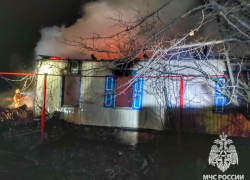 Два трупа нашли в сгоревшем из-за окурка доме под Волгоградом