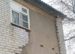 «Ситуация – трэш»: стена жилого дома рухнула в Волгограде