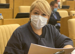 Депутат Ирина Гусева рассказала, кто будет платить за холодные батареи и грязную воду из крана