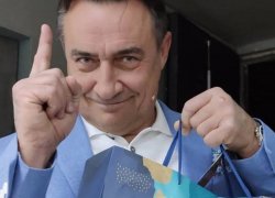 Выпивший на экране и в жизни вёдра алкоголя известный актер отпраздновал 11-летие трезвой жизни