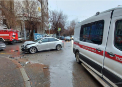19-летняя волгоградка на Mazda устроила ДТП: пострадали трое