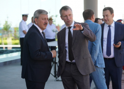 Вип-волгоградцы готовятся к встрече с Медведевым на набережной 