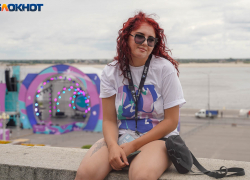 Миллионы тратят на закупку сотен флагов и шатров к сентябрю в Волгограде