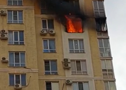 Пожар в 16-этажной высотке Волгограда попал на видео: жильцов эвакуировали