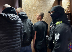 Гуляющим без взрослых подросткам устроили облаву в Волгограде 