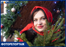 Русские красавицы надевают шубу в плюсовую температуру, потому что могут: «Блокнот» поздравляет с наступающим 2024 годом!