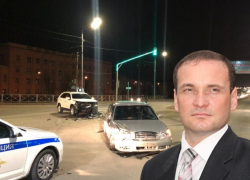 В Волгограде иномарка главы района попала в ДТП: есть раненый