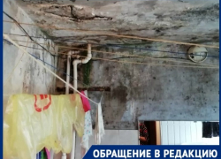 Жители общежития в Советском районе Волгограда боятся оказаться под завалами крыши 