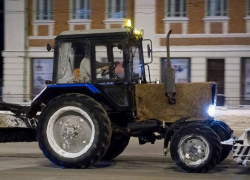 Мэрия Волгограда закупает трактора на 300 миллионов рублей