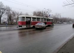 Движение трамваев остановилось в центре Волгограда 