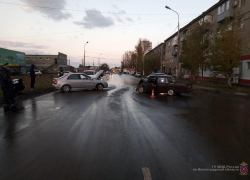 На юге Волгограда четыре человека попали в больницу из-за ДТП Kia и «семерки»