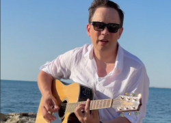 Выходца из группы «Корни» Александра Асташёнка в последний момент позвали на #ТриЧетыре