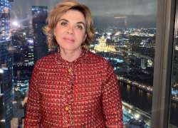 Колье за 5 млн и жакет за 1,4 млн: депутат из волгоградской глубинки оказалась поклонницей элитных брендов