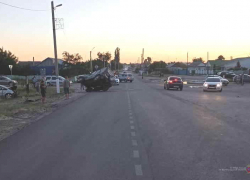 Двухлетняя девочка, мальчик 7 лет и трое взрослых пострадали в ДТП с УАЗ в Волгоградской области